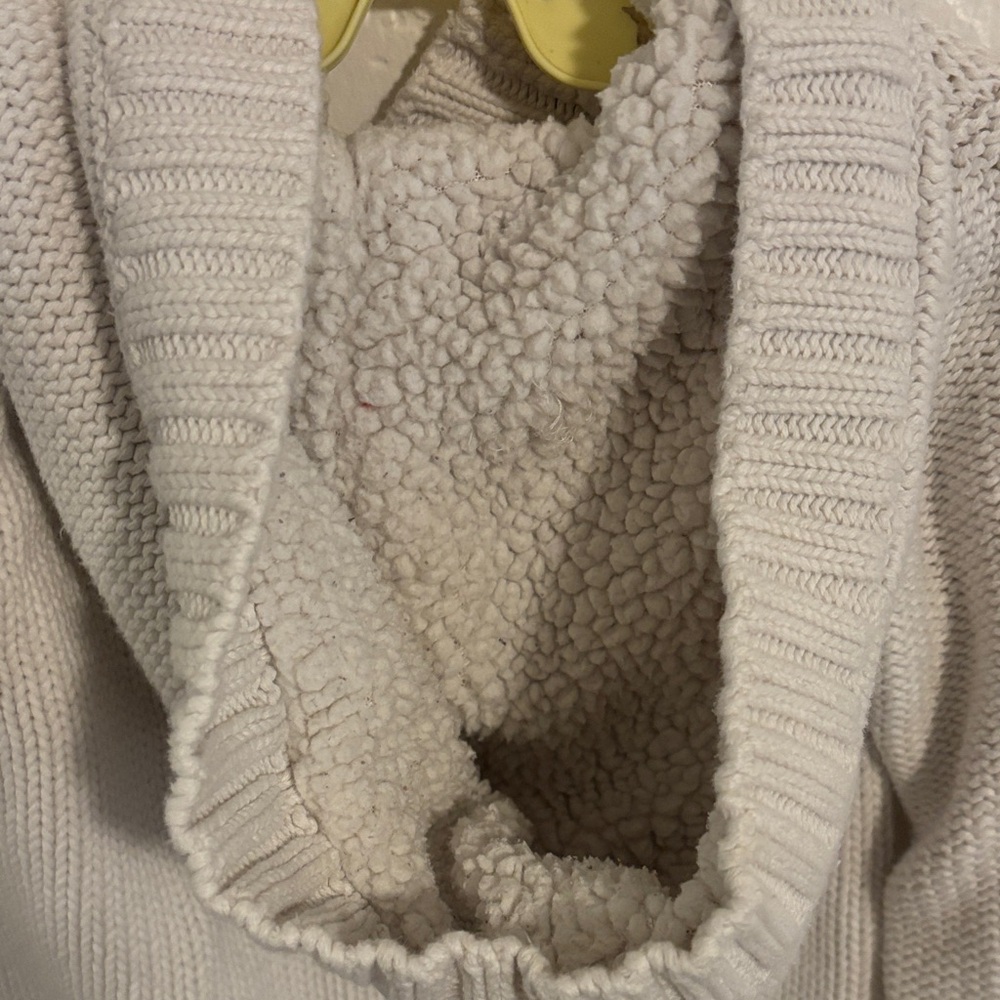 BabyGap Cable Knit Sweater - Picture 7 of 7